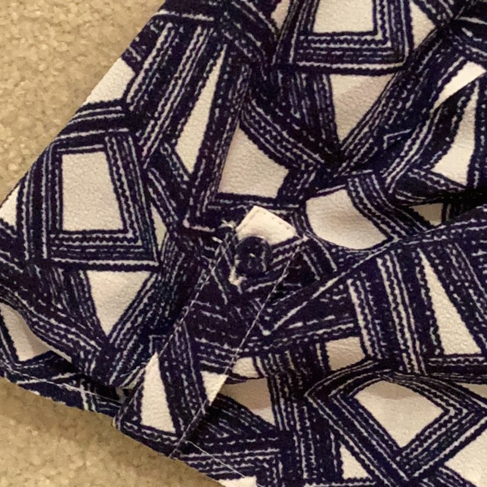 DR2 Geometric Print Dress Size M - Picture 8 of 9